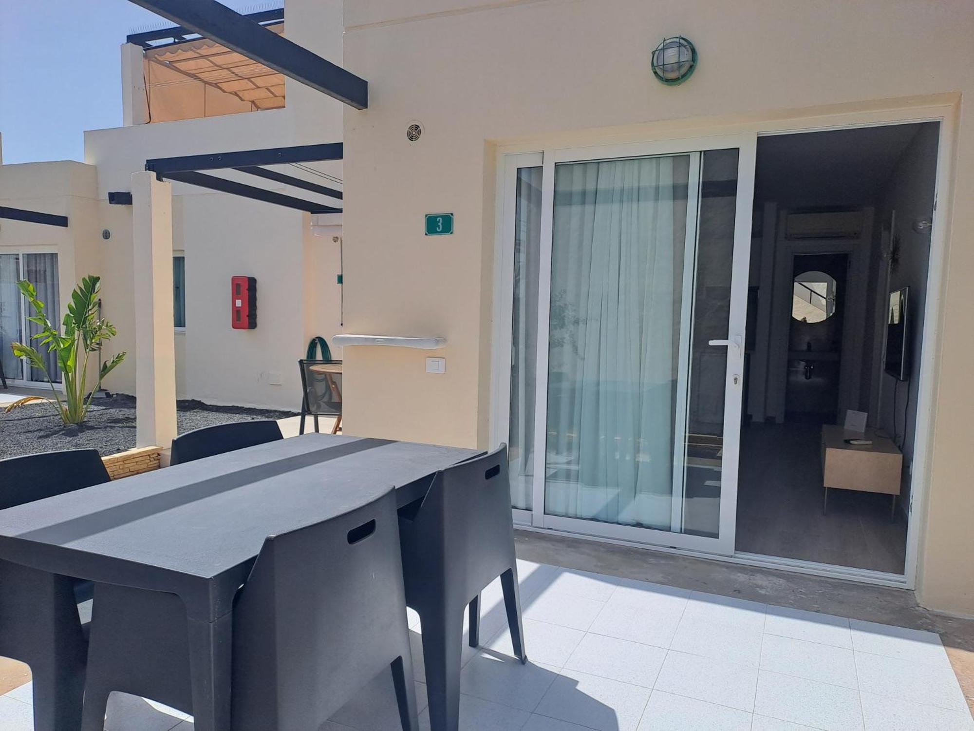 Homeforguest Apartamento 15 Con Terraza Y Piscina En Corralejo Ngoại thất bức ảnh