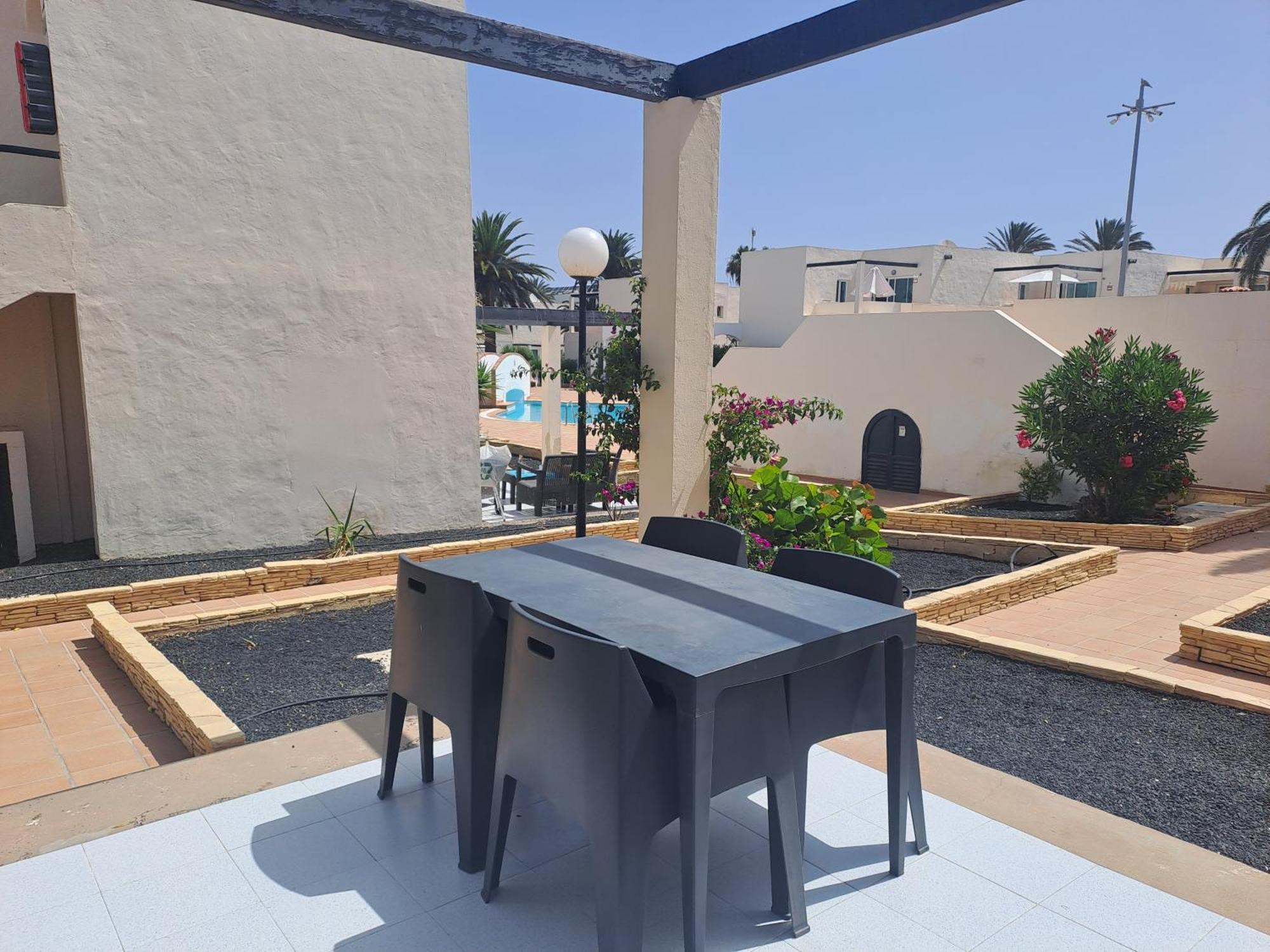 Homeforguest Apartamento 15 Con Terraza Y Piscina En Corralejo Ngoại thất bức ảnh